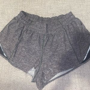 Lululemon hotty hot shorts 2.5